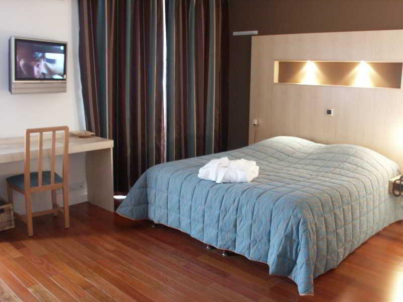 Hotel La Scala Pithiviers Eksteriør billede