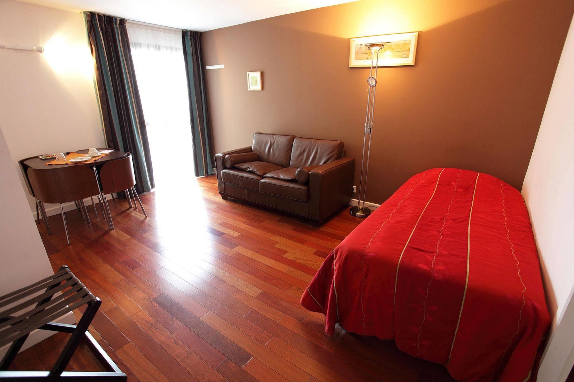 Hotel La Scala Pithiviers Eksteriør billede
